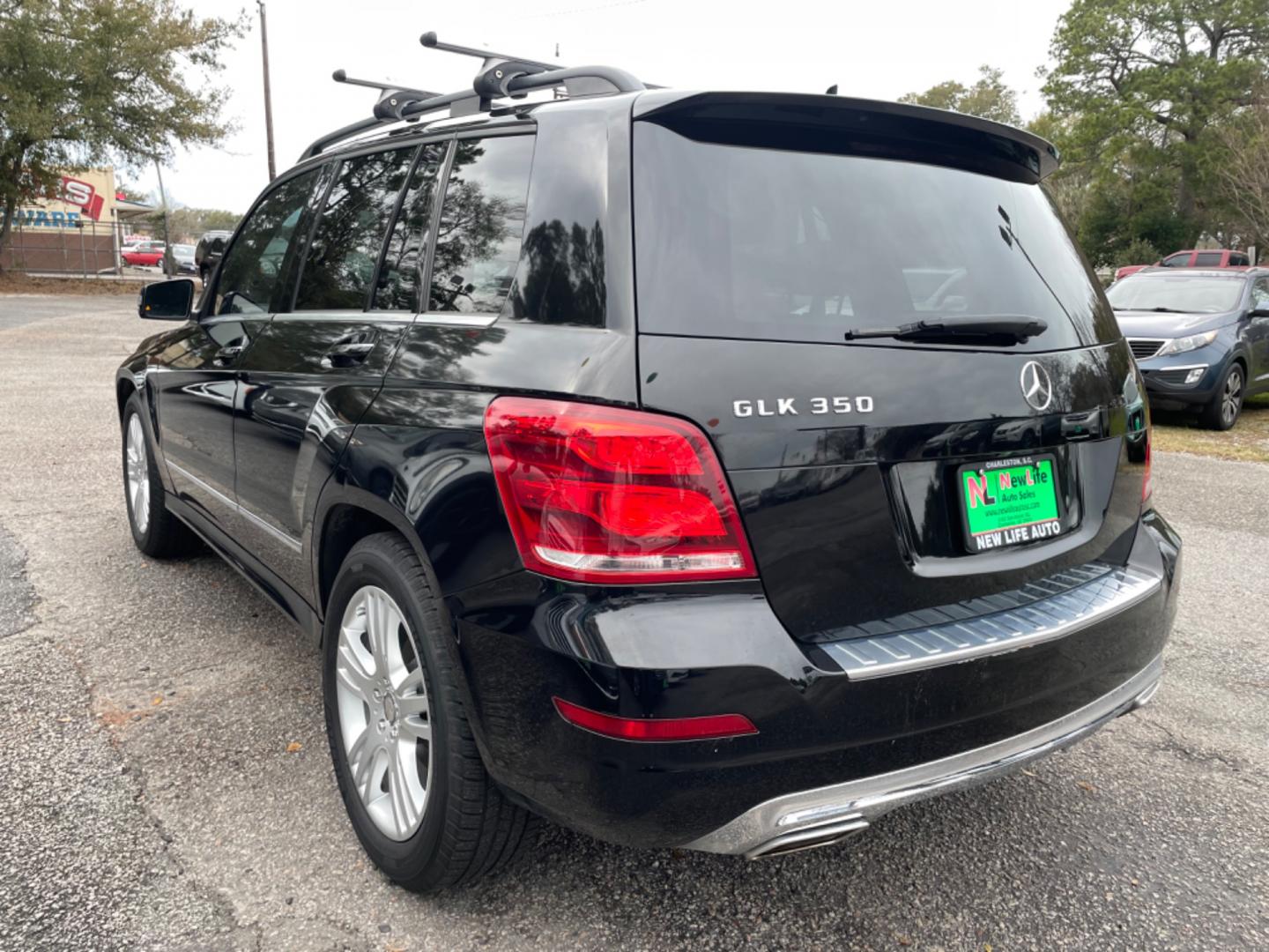 2015 BLACK MERCEDES-BENZ GLK 350 (WDCGG5HBXFG) with an 3.5L engine, Automatic transmission, located at 5103 Dorchester Rd., Charleston, SC, 29418-5607, (843) 767-1122, 36.245171, -115.228050 - Photo#4